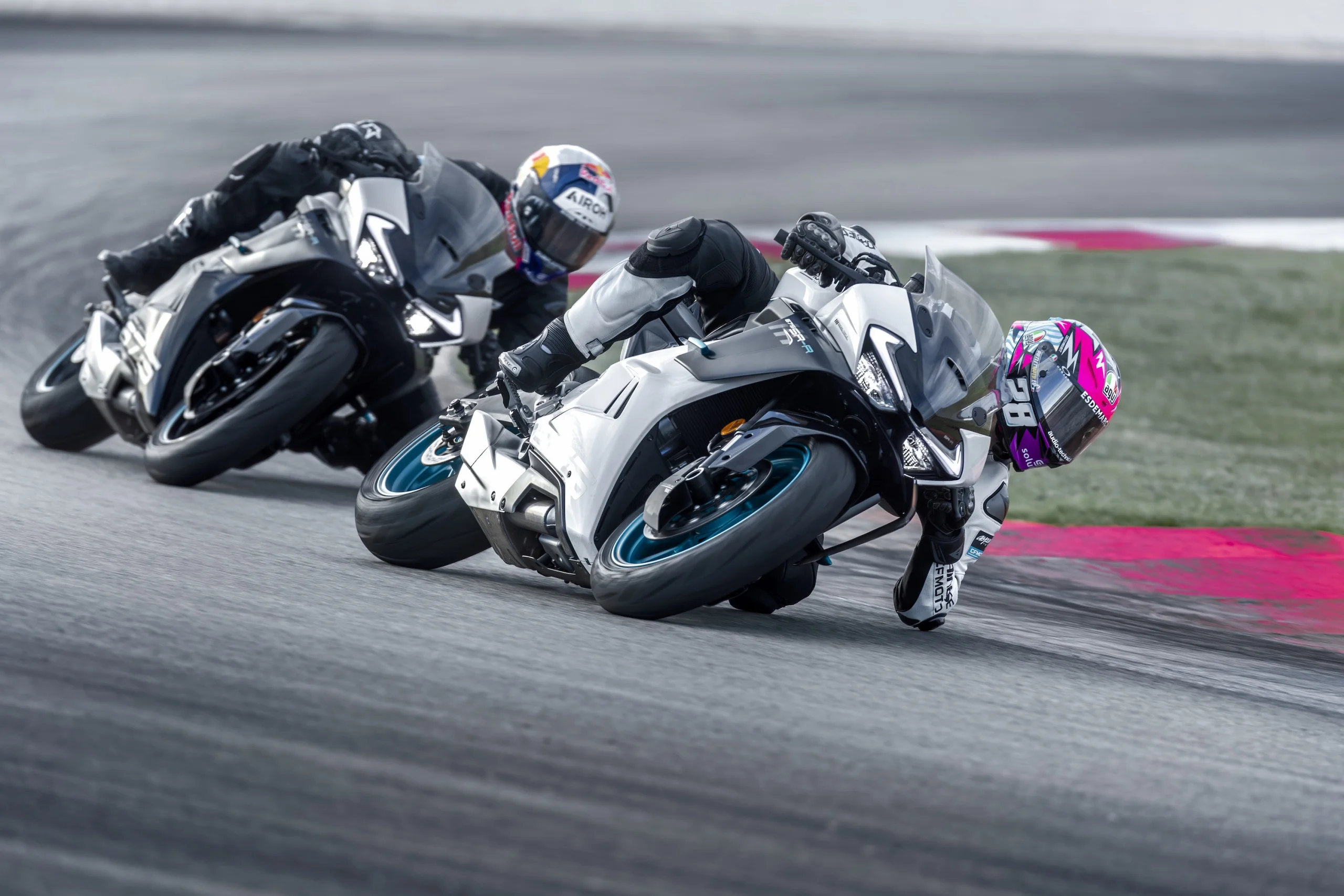 CFMOTO 675SR-R - Obrázek 8